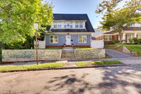 Chic Newark Vacation Rental 3 Mi to Airport!